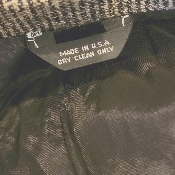 The Public Notice Linen Jacket - Picture 4 of 6